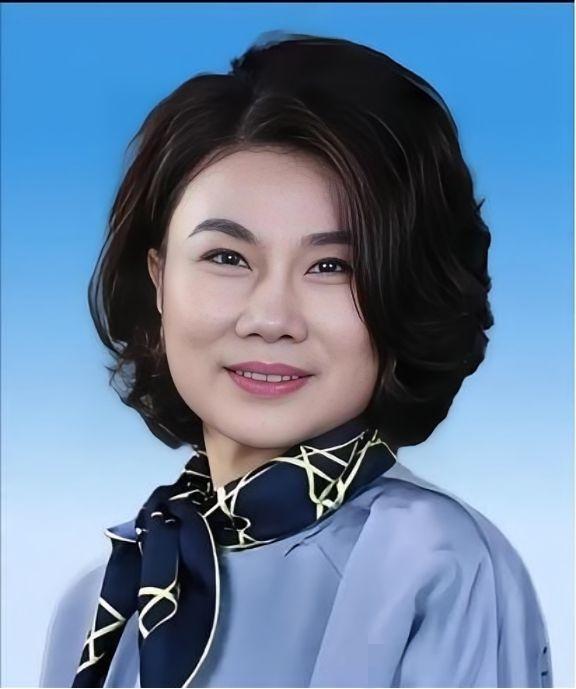 一次，俞敏洪问董明珠：“为什么你丈夫去世将近30年你都没有再婚？”董明珠也