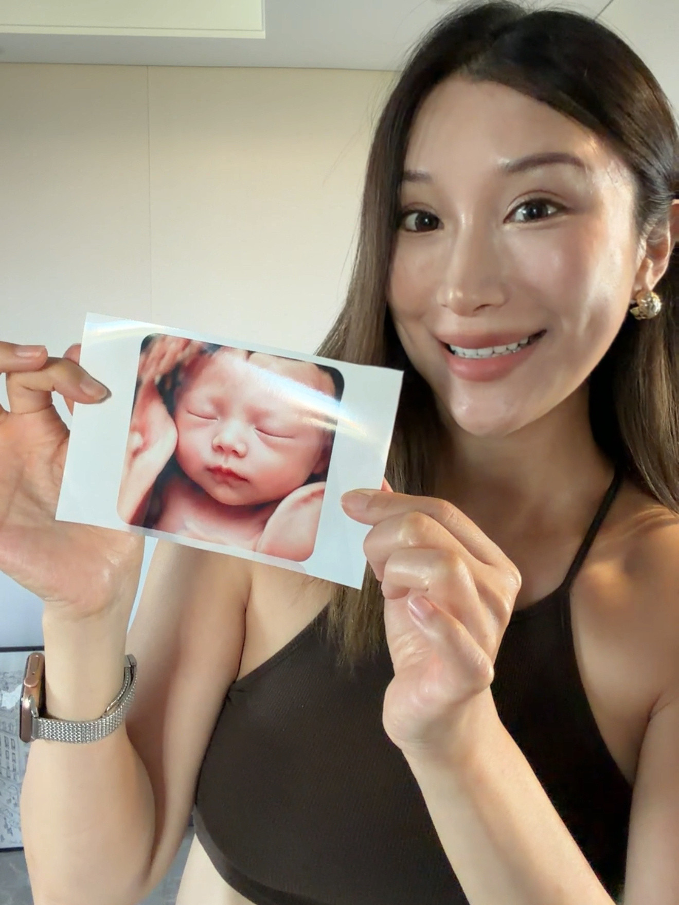 前阵子做的四维。朋友们，我就是来送货的。你们看看这眼泡子、鼻子、嘴巴和脸型、尤其下巴颏……跟他爸爸小