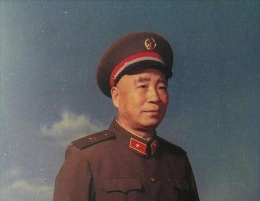 1952年，志愿军哨兵执行站岗任务时，不打招呼，擅离职守，整个团部找他找疯了。次