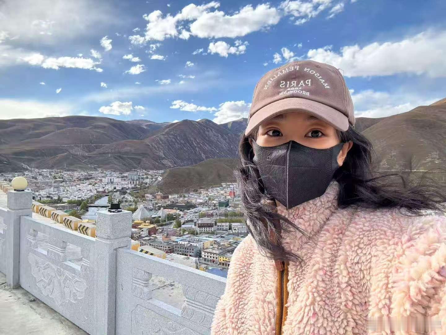 杨紫自拍live图杨紫手机相册分享杨紫手机相册分享，自拍live图，😘[爱