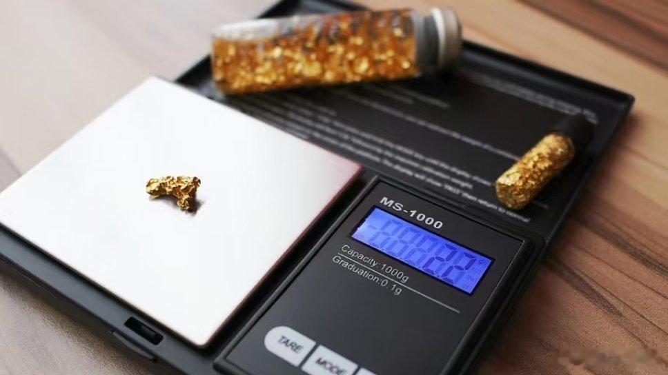 非农与金价今晚非农数据意外减少2.3万，且此前两个月累计下修14.5万，极大打压