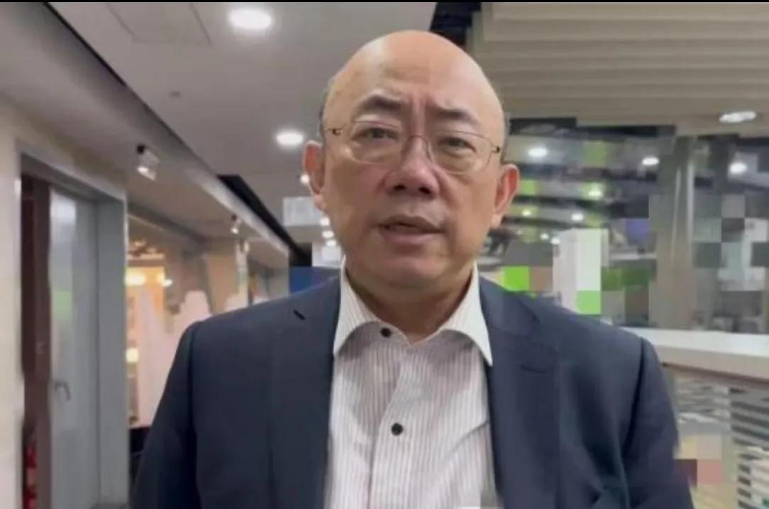 台湾时事评论员郭正亮透露说:赖岳谦有在考虑目前台湾这个环境对他不好，是不是要暂时