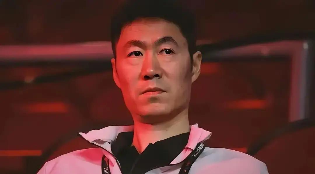 国乒热搜又爆了，但这次不是赢，是“底裤被扒”。王曼昱凌晨两点还在馆里加练，