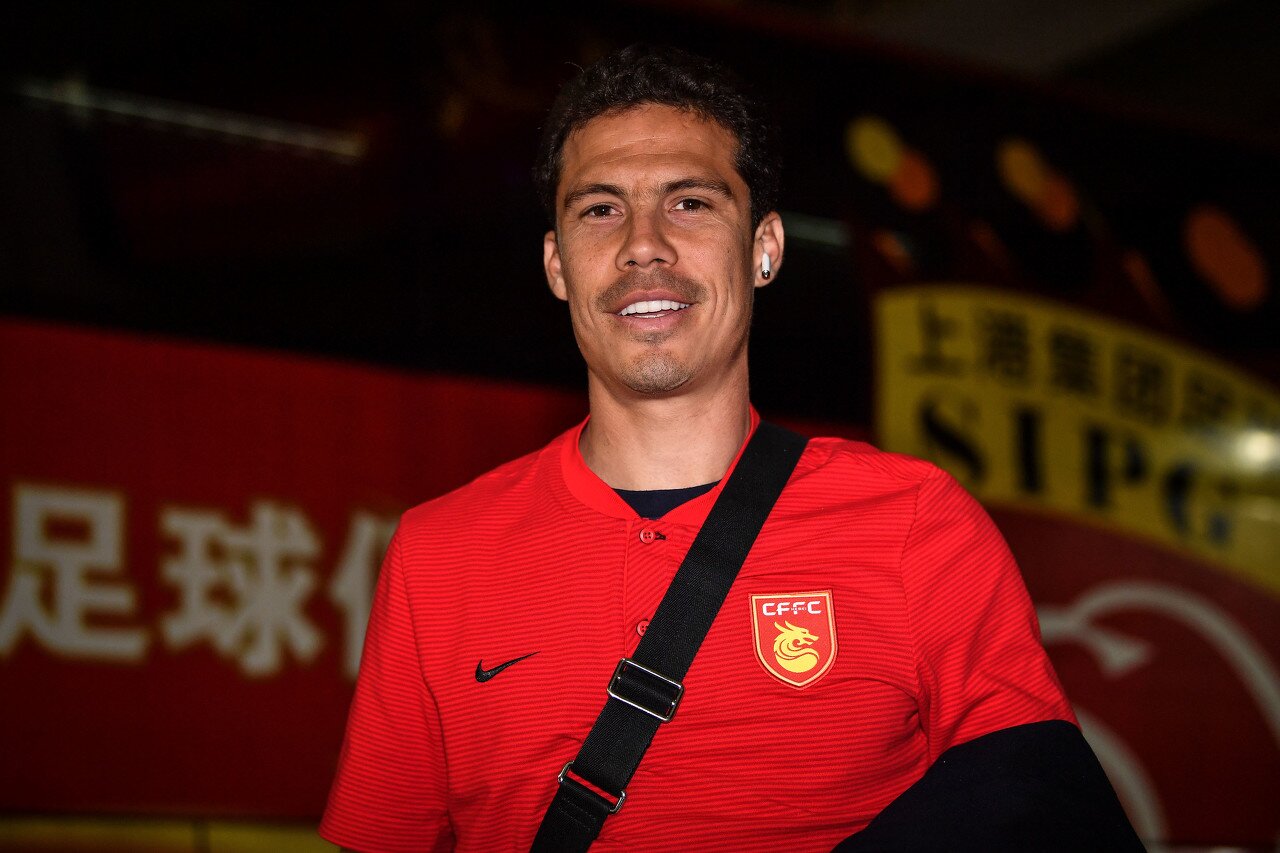 埃尔纳内斯: 中国球员拿高薪却水平很低, 我想指导但他们不屑于学