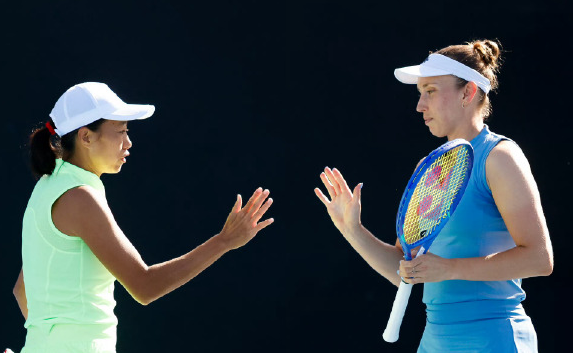 救2赛点! 张帅/梅尔滕斯抢十胜约维奇/姆博科, 晋级澳网16强