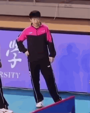 孙颖莎幼年动图一组。看完保证快乐一整天，年轻整十年。大伙喜欢孙颖莎是有原因的