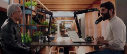 我觉得DeepSeekV4一发布就开源，最大的亮点就是：Ds4直接证明，前几天黄