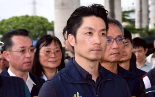 台北市长蒋万安今日上午主持巴威台风第4次工作会报。他受访被问到柯文哲指称放台风假
