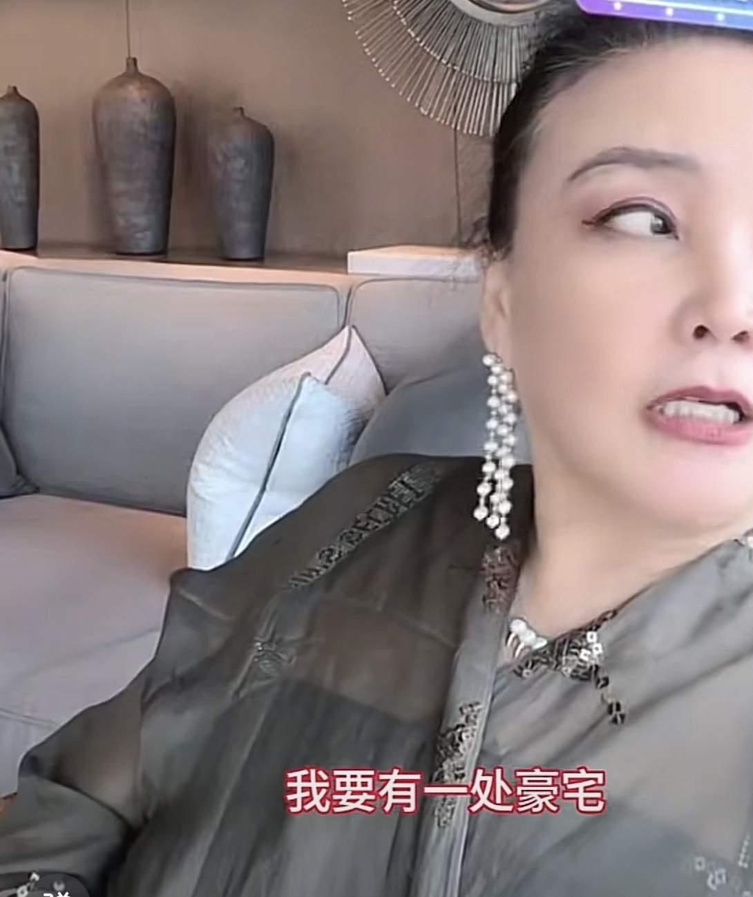 张兰太令人意外了刚在头条上刷到关于张兰的几条信息，一条比一条让我感到震惊。1