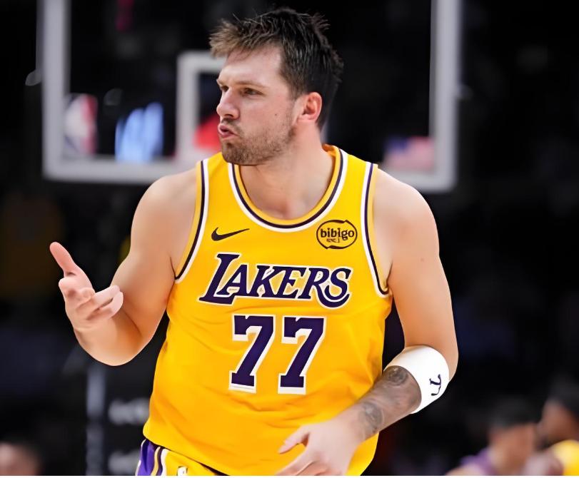 好消息！就在明天，东契奇终于要回来了！早上醒来，就看到知名记者Shams报道：