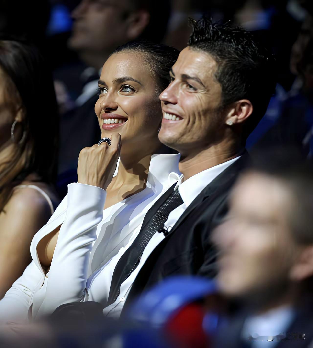 伊莲娜，永远是C罗的意难平吧！为何？因为历任女友中，他最爱的便是这一个。恋