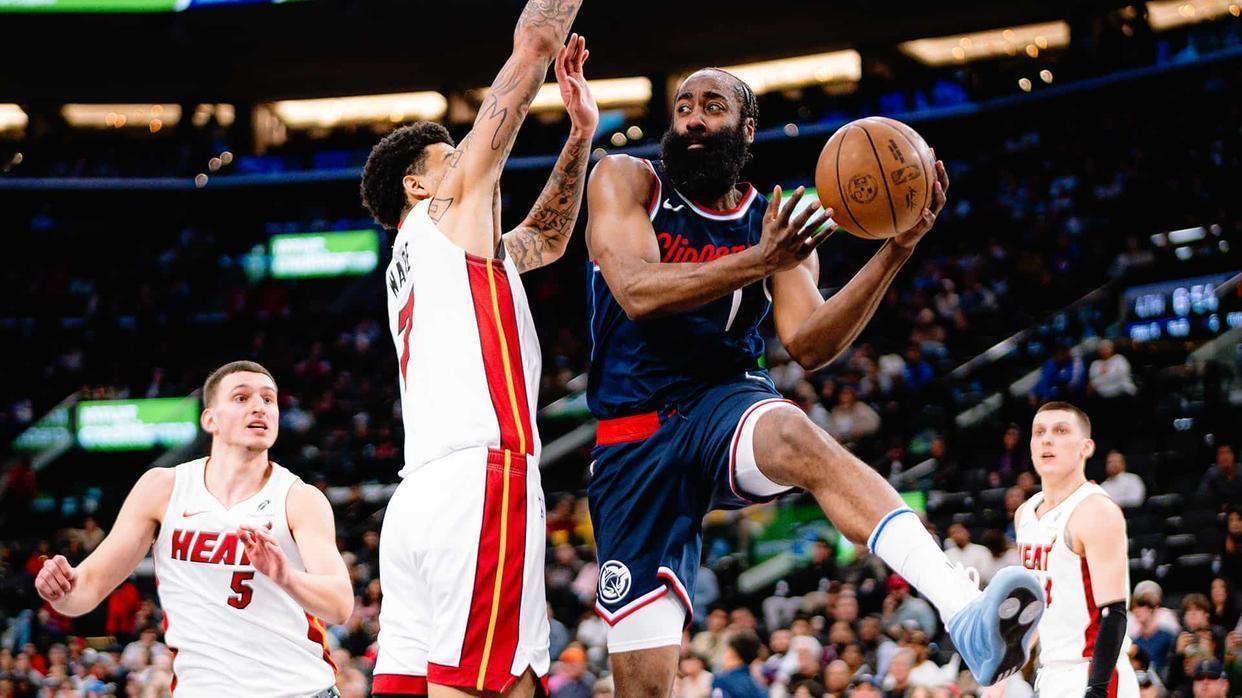 我有理由怀疑，哈登绝对是故意的，他就是想要离开快船，怎样才能离开快船呢？唯一的