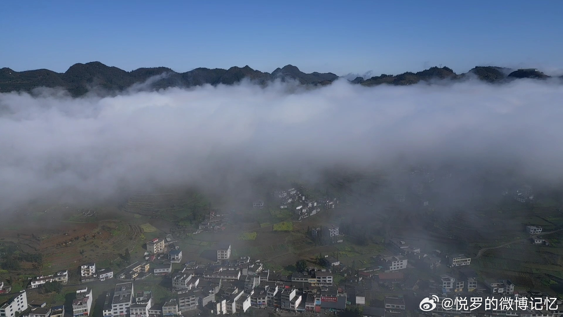 云南雨河镇避暑好去处这里真是看着就好凉快，风景还那么美，太喜欢了！云南夏日看云海