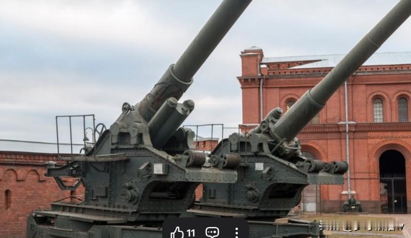 由于重量较大，机动性差，苏联军事工业采用布拉格斯柯达技术制造的Бр-18型305