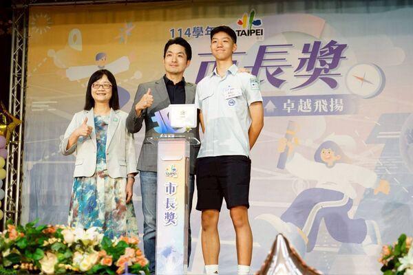 绿营侧翼追打蒋万安的未成年儿子，小心回力镖中国国民党籍台北市长蒋万安年底将寻求