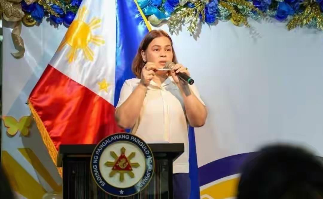 大反转！马科斯刚对华强硬就露致命破绽，莎拉突然逼宫，菲民众盼新总统上位谁能