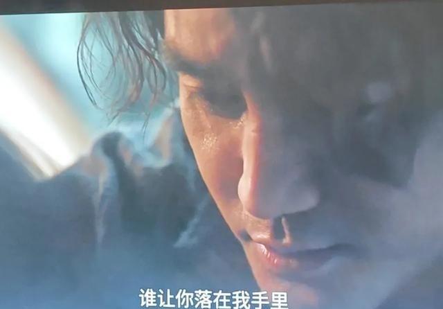 《交锋》简短剧情简介当潜伏了二十年的间谍网络被彻底摧毁的那一刻，老国安侦查员马