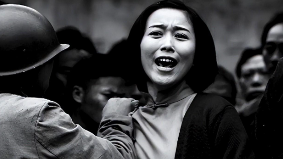 1951年，一个男特务被判死刑，他拼命辩解，但却因为拿不出实质证据被押解到刑场，