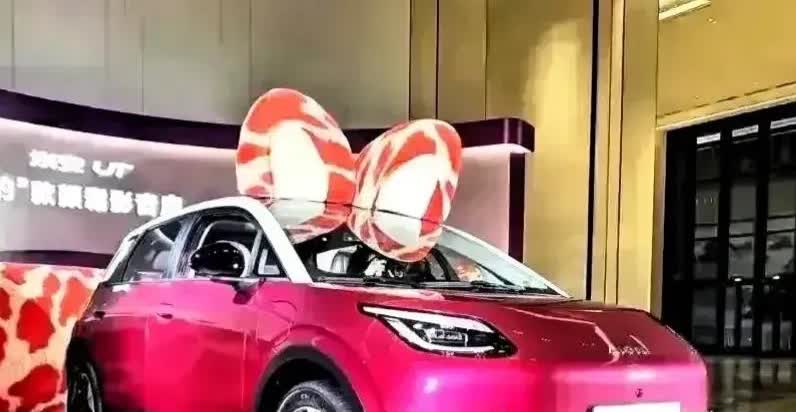 买车口诀曝光：跑滴滴选纯电，长途油电更香！埃安UT成5万级安全王，省油又防撞！
