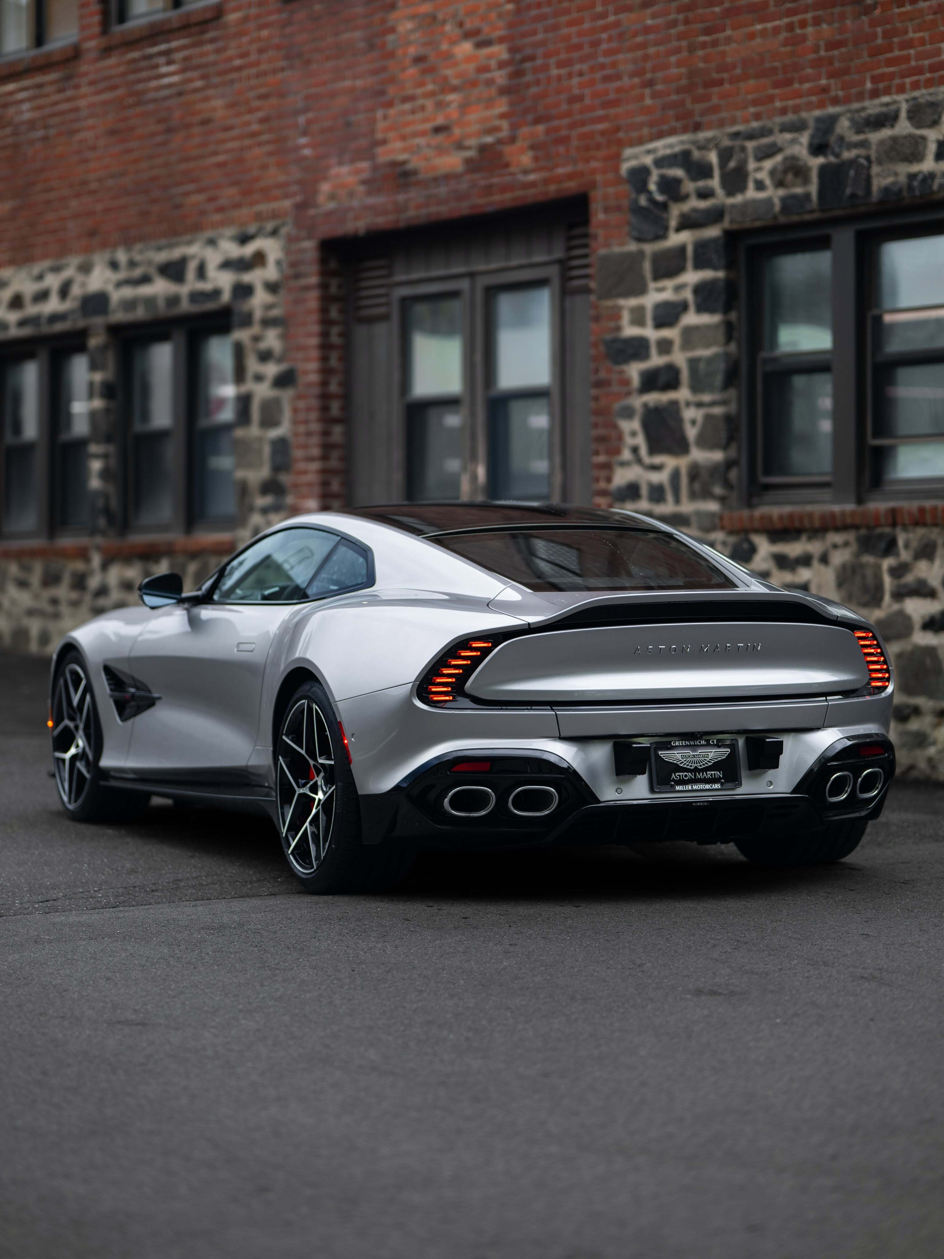 AstonMartinVanquish阿斯顿马丁astonmartin阿斯顿