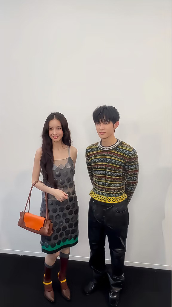 这下好了我两个女神相遇了啊啊啊啊啊啊啊啊啊#angelababy#杨颖#朴时宇