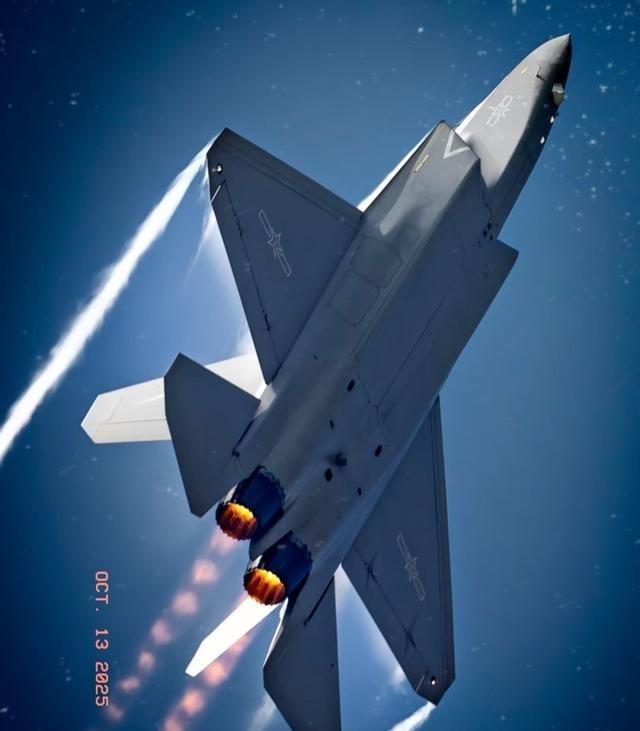 惊了！不止咱们中国人，估计全世界都没料到，美国媒体会给歼-35下这么个定义！当地