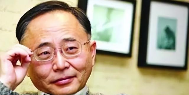 烈士江姐的儿子彭云在美国定居，中国记者问他为什么不肯回国？他的回答很现实，却也很