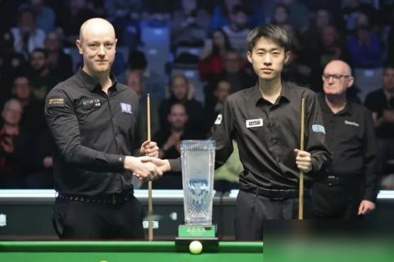 斯诺克圈炸了！墨菲全场仅拿1分，被中国小将四杆破百活活“闷死”。就前两个月威