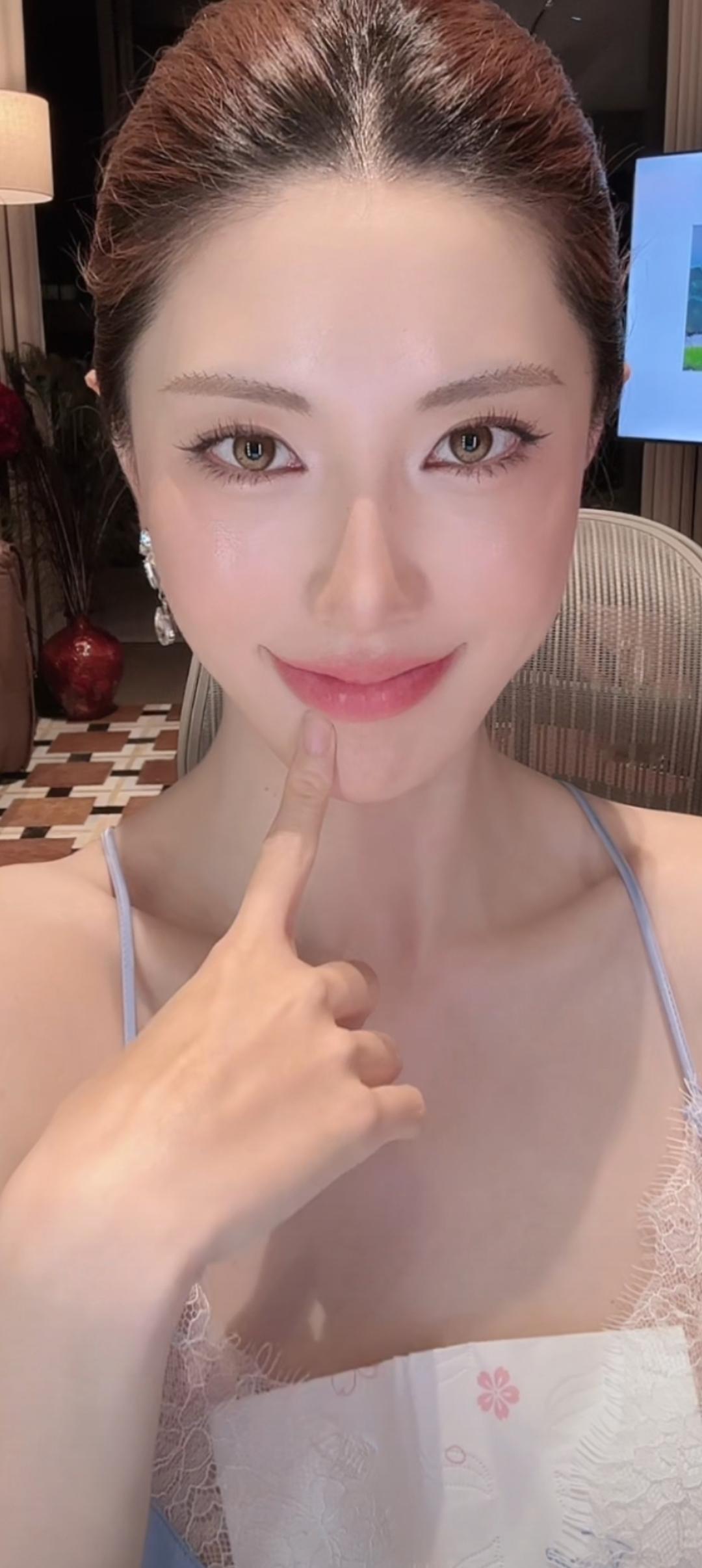 这个笑容好甜，像春天一样温暖。