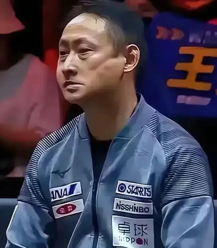 张本宇目前最担心2点第一，儿子张本智和在场上喜欢吼叫，怎么劝都不听，为此也是