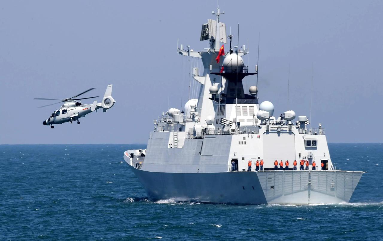 警告无效，直接锁定！ 最近，台军把从美国买来的“海马斯”火箭炮直接拉到东引岛