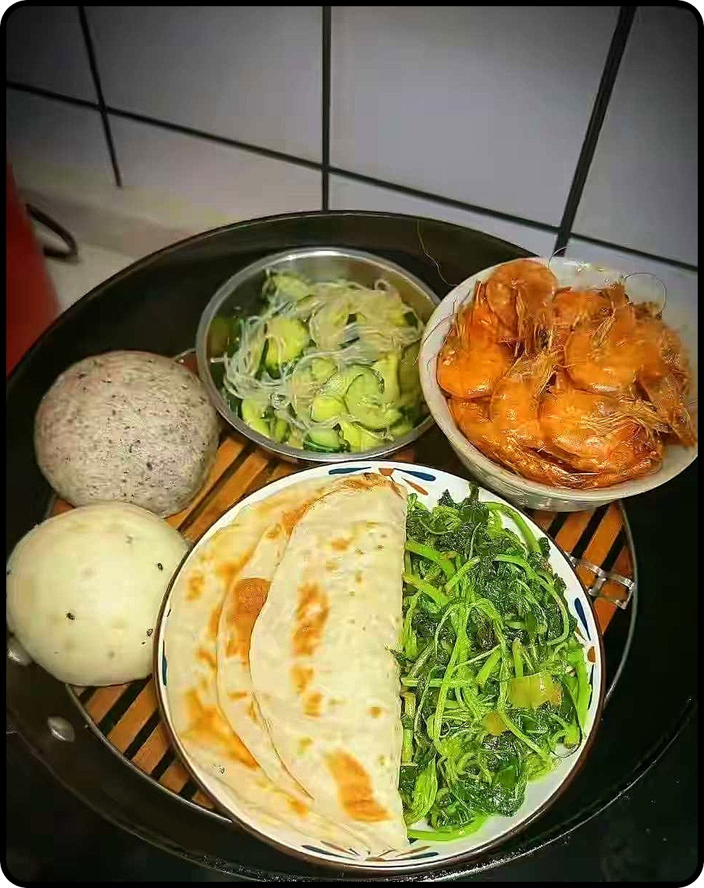 婆婆给我留的饭菜，这是正常女生饭量吗