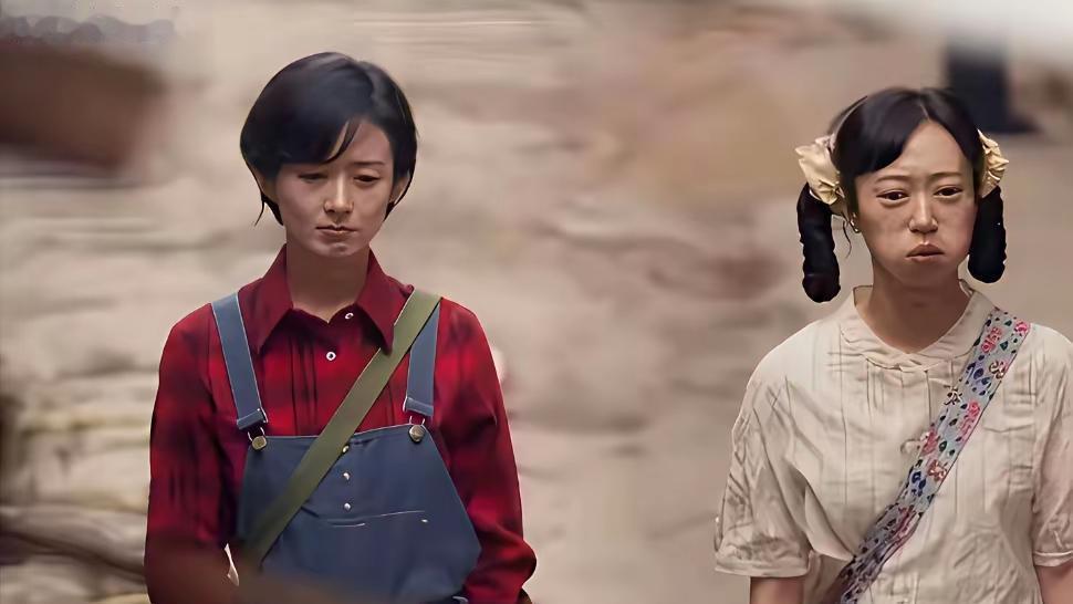 赵丽颖新剧的配角，是故意画成“丑”的吗？！刷到一条评论，说配角的嘴画得像香肠