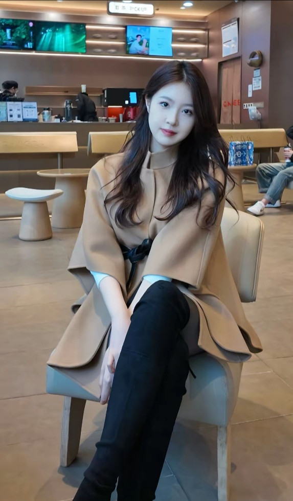 清澈有神，玉女级别