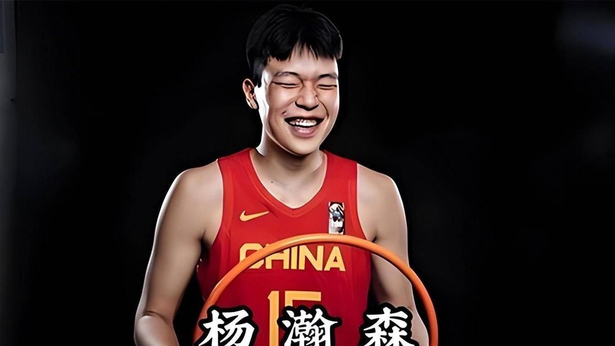 周琦要是有杨瀚森经纪人团队的包装运作实力肯定比杨瀚森强得多。周琦的防守能力、身