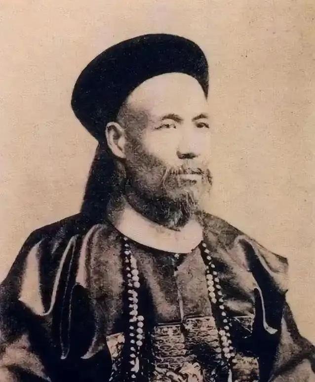 刘锦棠，赵尔丰两人的名字值得我们永久铭记，两人都是官宦世家，晚清的封疆大吏，刘锦