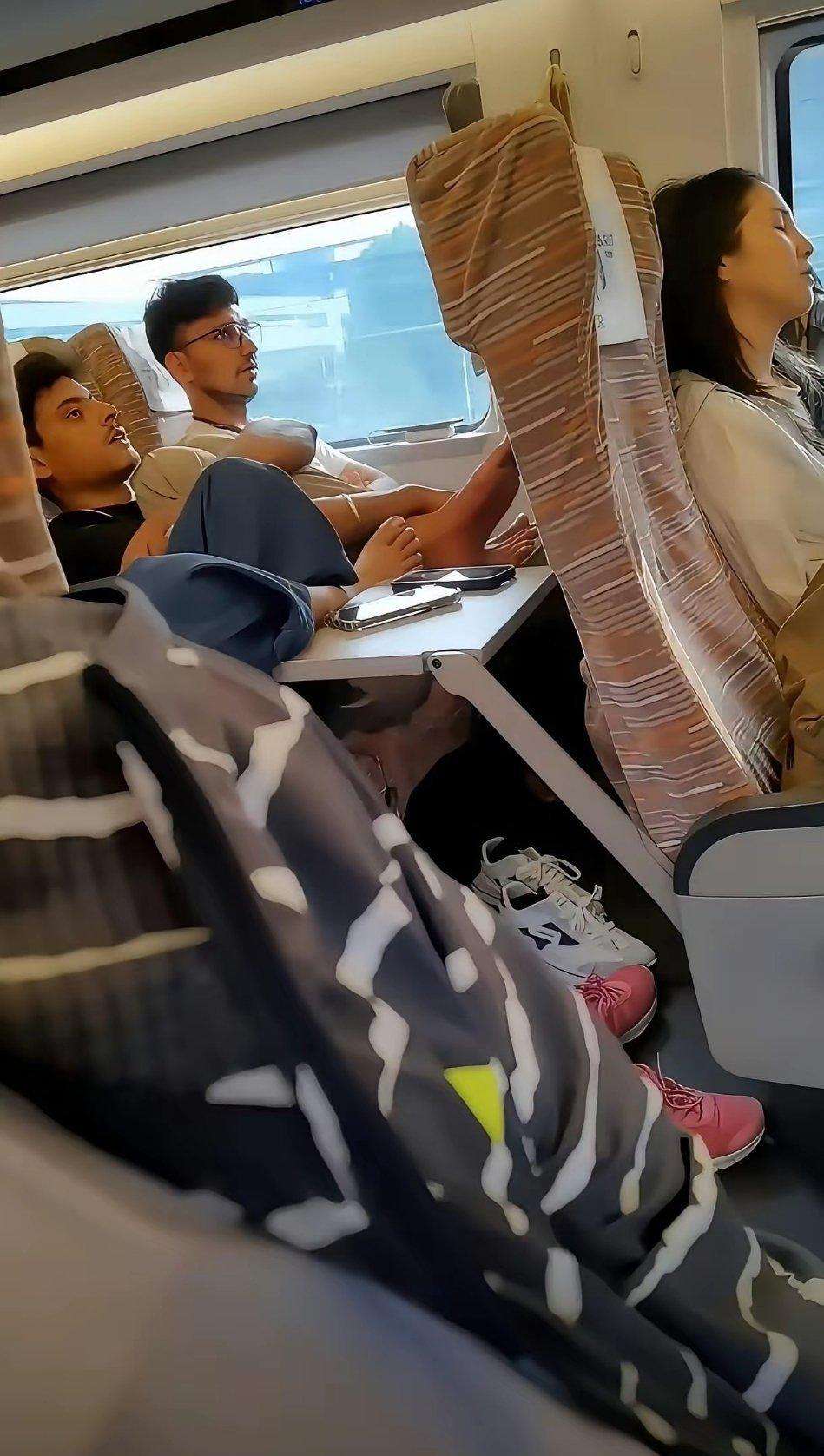 不懂就问，这些阿三放进来干什么？