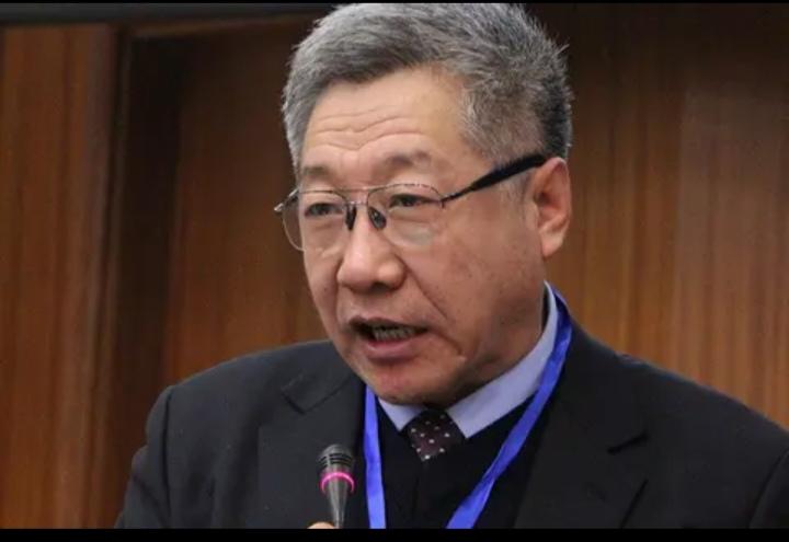 郑秉文教授参与制定养老金并轨制度，他可谓是赢家。对国家而言，郑教授功劳显著。在