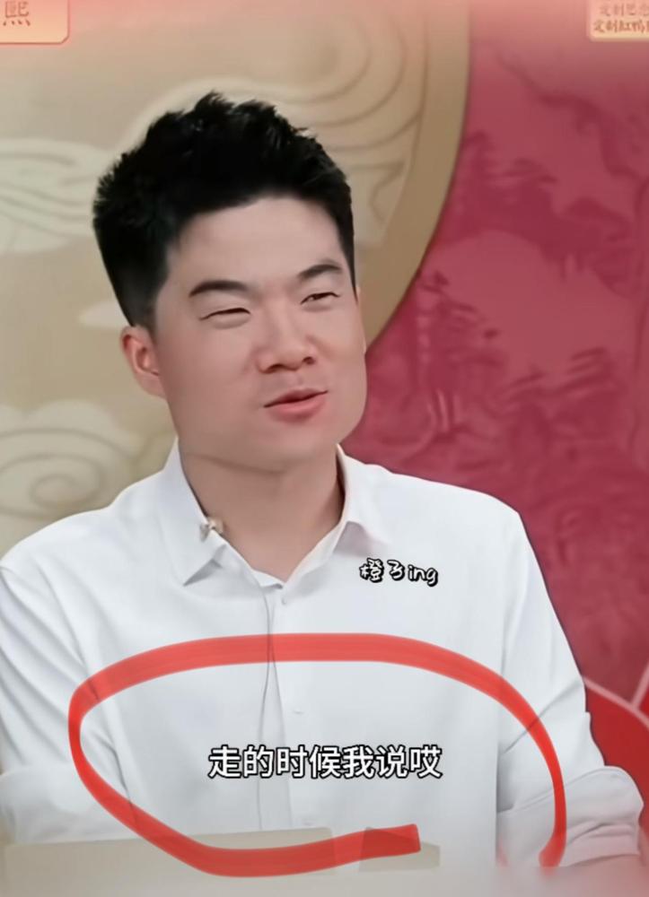 康震教授，平时高高在上的文化泰斗，居然在董宇辉老家，对着几张烙饼“死磕”，最后还