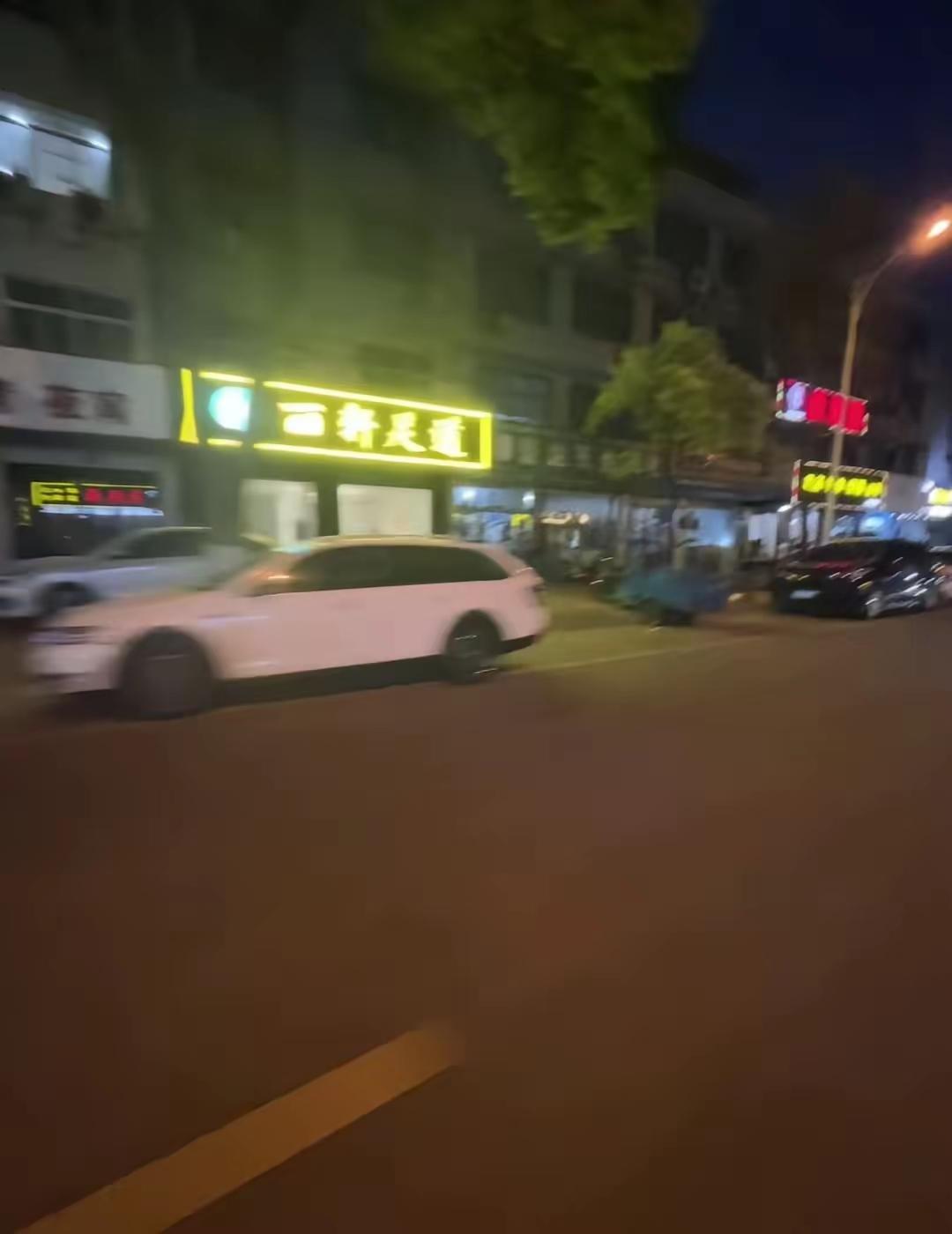 借给闺蜜50万，一个月后她还了51万，等她再开口借100万时我没借，三个月后她离