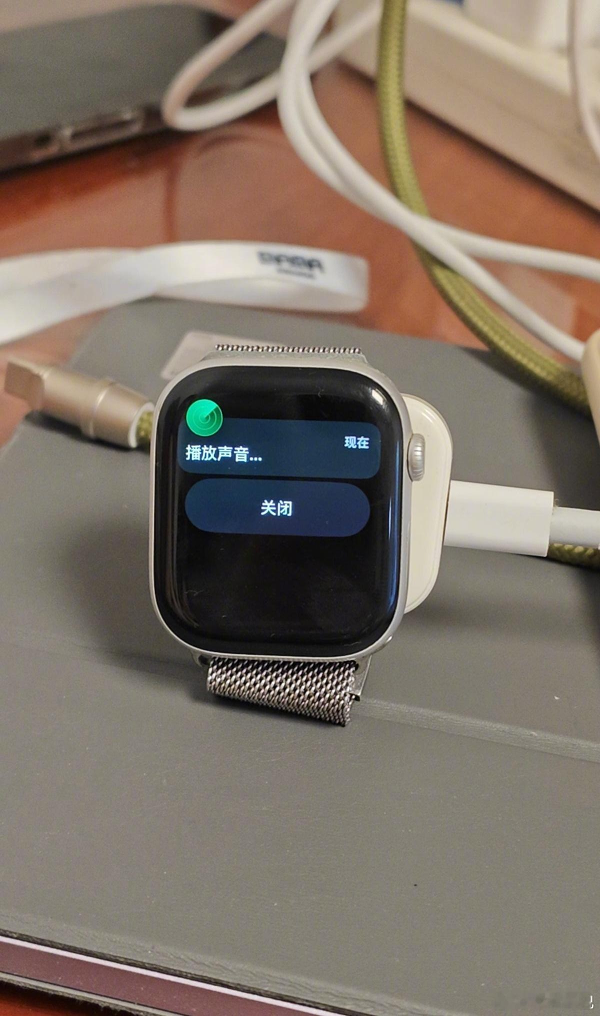 前两天不是去北京车展了嘛，想着就去一两天就没带手表充电器了，结果回来发现App