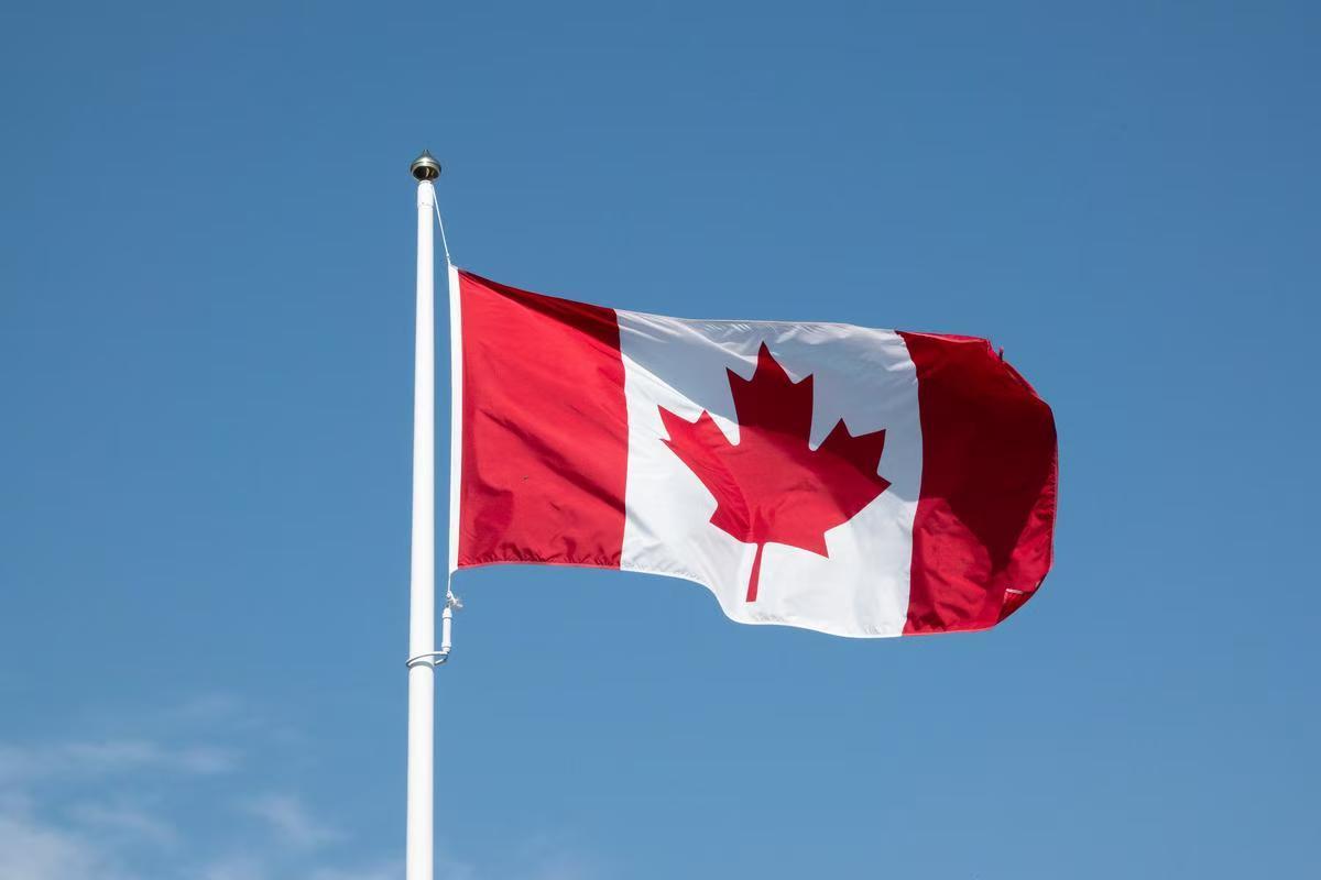 不出意外，十年后加拿大会坐上西方的第二把交椅！最近外媒报道了两个消息：1、加