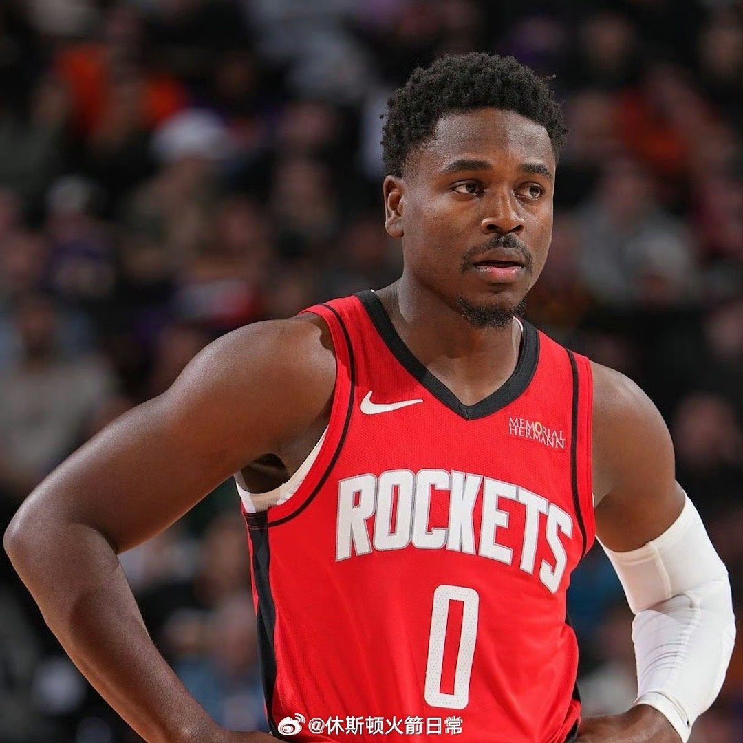 乌度卡在过去六场比赛中重新将阿隆·霍勒迪引入轮换阵容，霍勒迪在这段时间内的正负值