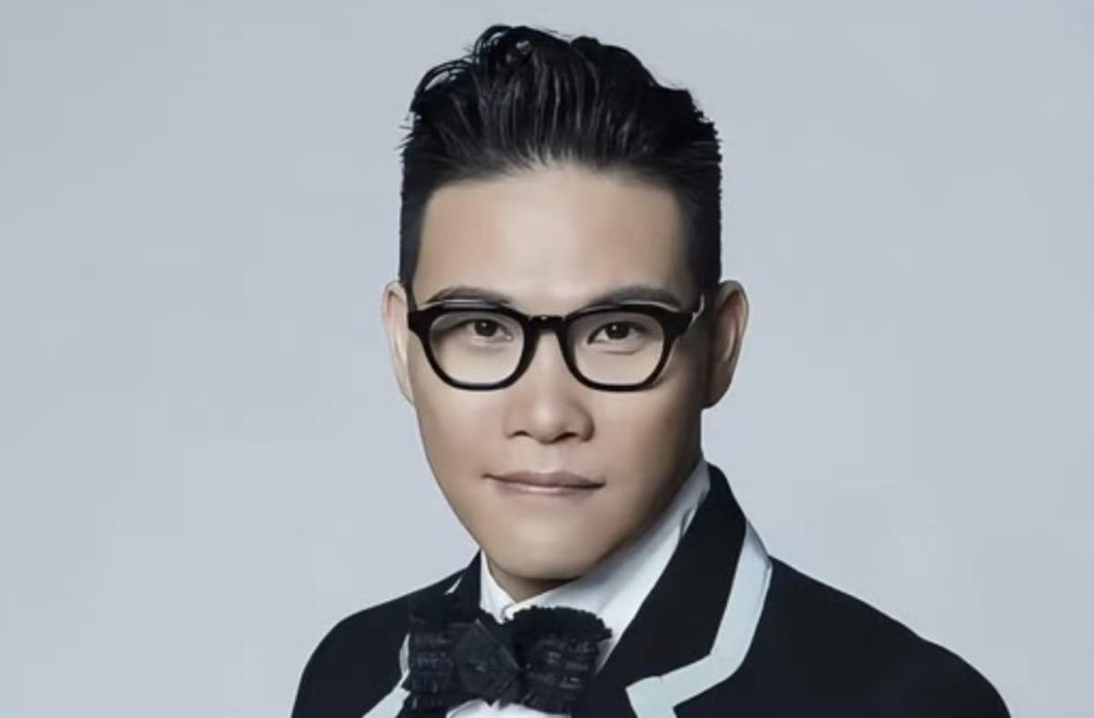 一个涉毒的艺人竟然可以堂而皇之的开演唱会，审批人员你们到底想干吗？事情的起因是