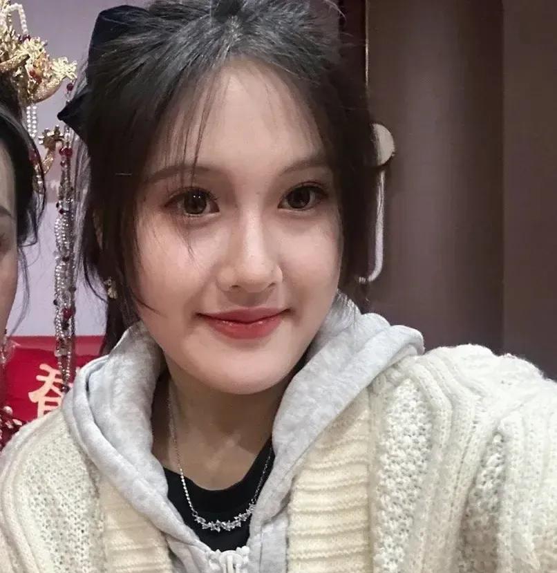 陈芋汐新搭档掌敏洁好漂亮！这位来自江苏盐城阜宁农村，在上海长大的姑娘，比