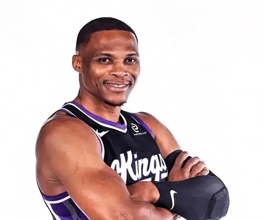 威少机会来了！据美记EvanSidery报道，国王队正准备进行全面重建，据消