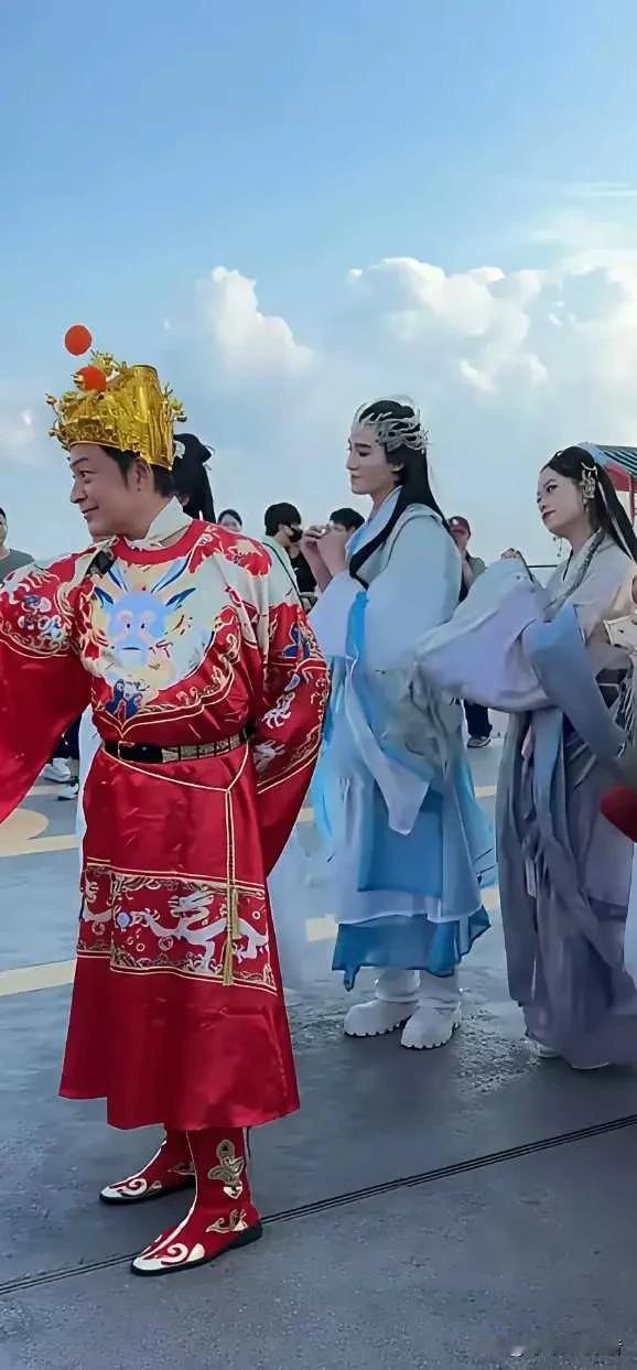 63岁的马景涛，真是太拼了，如今影视圈不景气，他作为曾经的琼瑶男主，也是接不到戏