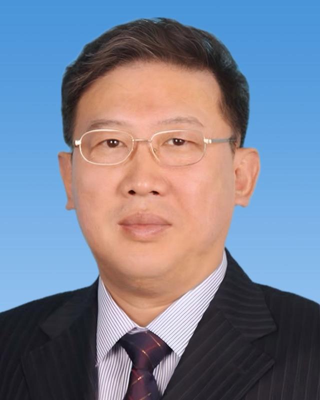 明炬任重庆市政府党组成员、秘书长