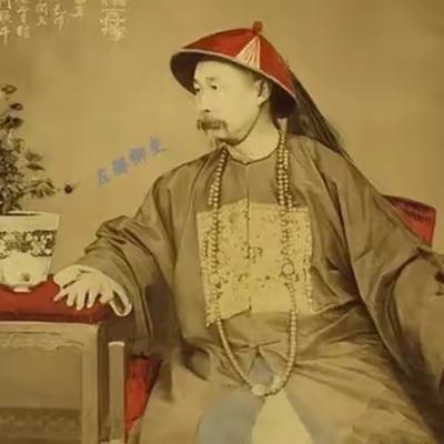 咸丰十年六月，湖南巡抚骆秉章被提拔为四川总督，咸丰帝下旨，命他领兵赶赴四川，围剿