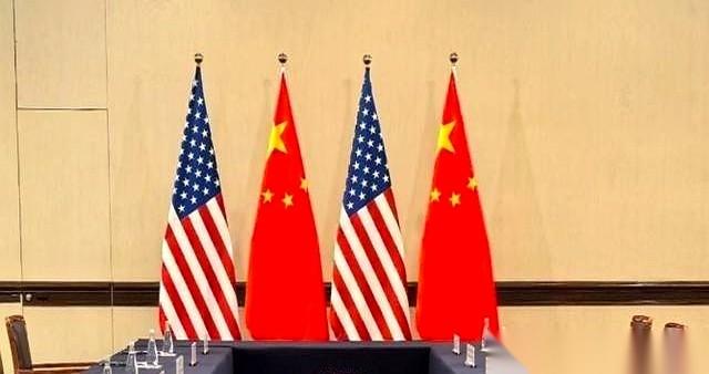 关于我们为什么开始清仓式减持美债，这笔账，其实越算越让人后背发凉。一边，是白宫